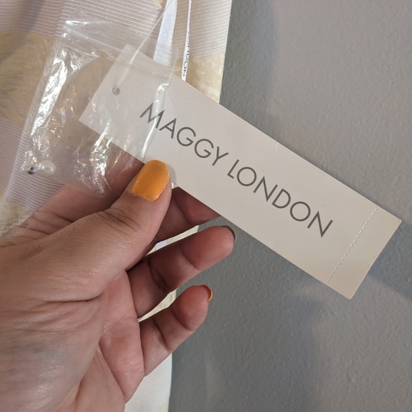 Cute lemon & white fit & flare tea dress - Picture 6 of 6